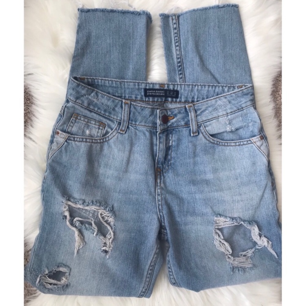 Zara distressed boyfriend jeans.